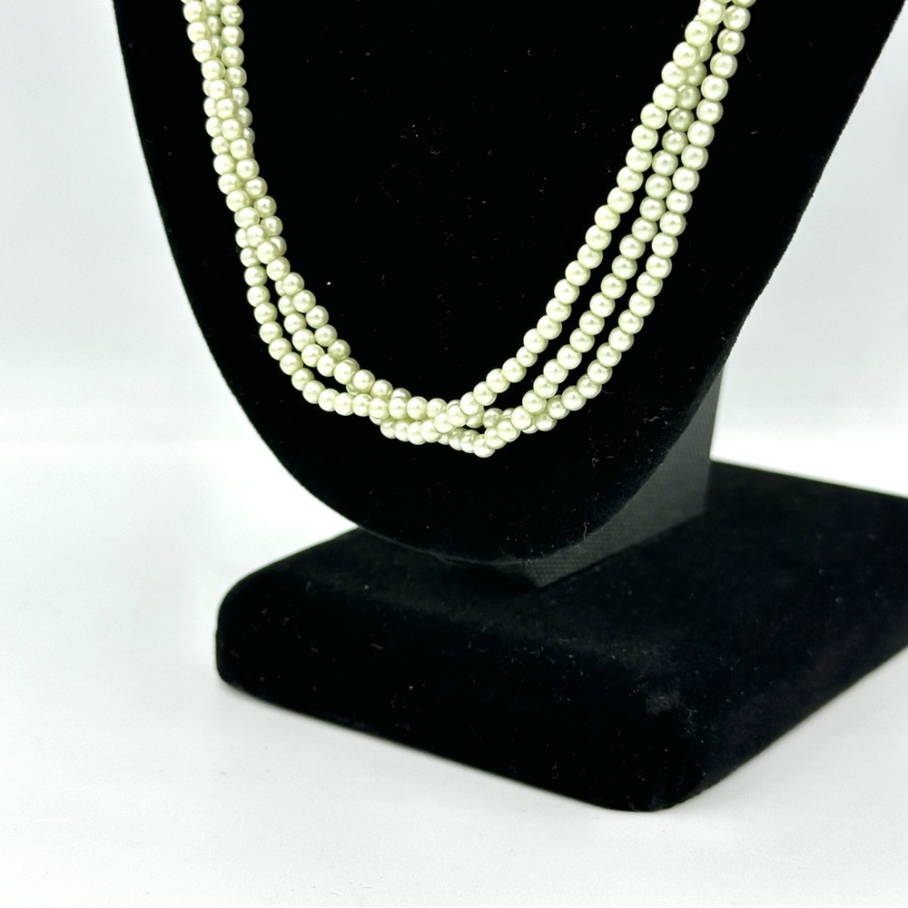 Vintage Triple Strand Faux Pearls Costume Necklace Circular Tab Clasp 22” - Picture 2 of 4